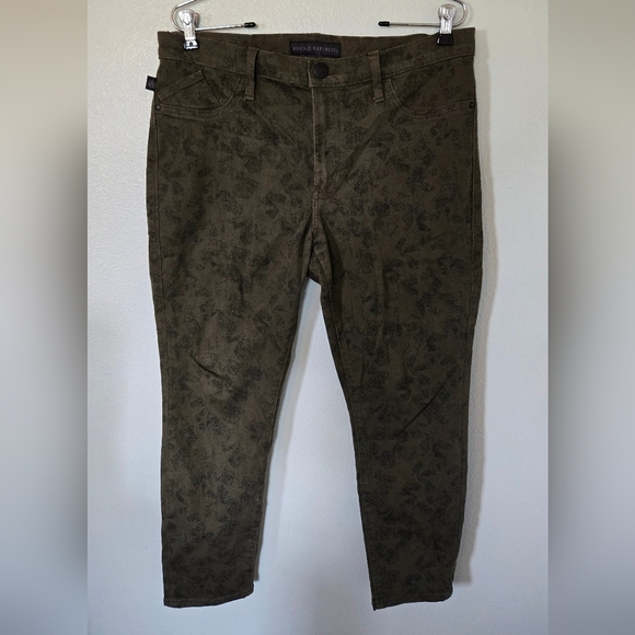 Rock & Republic | Kashmiere Crop Olive Green Jeans Size 14 - Picture 2 of 8